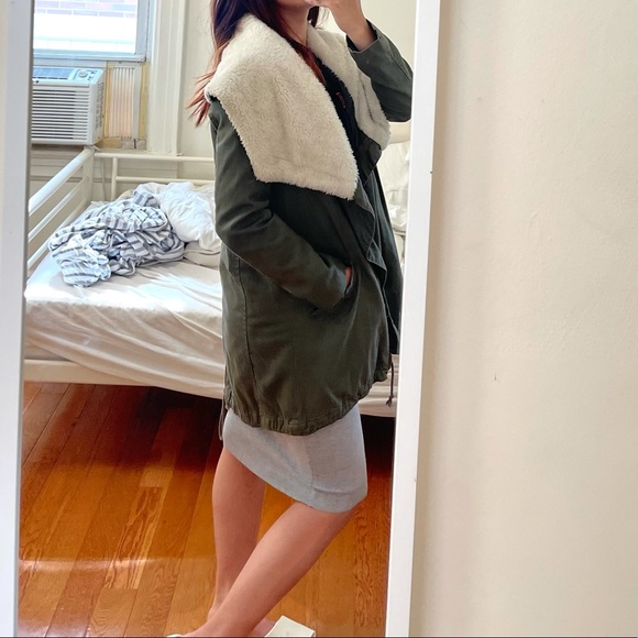 Army green jacket with fur top - Picture 2 of 4